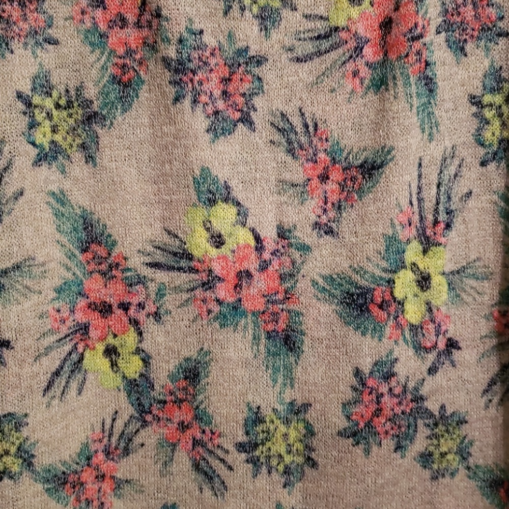 Floral Plus High/Low Tee - Picture 2 of 2